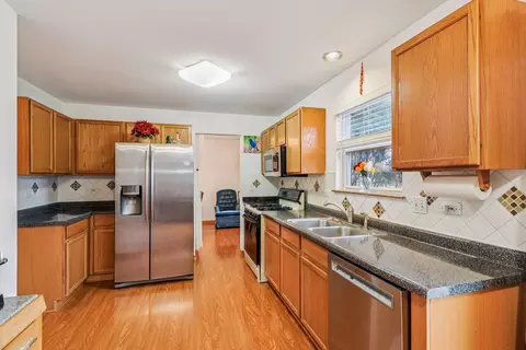 Kitchen - 2070 Foxtail Dr, Aurora, IL 60504 photo 6 of 6
