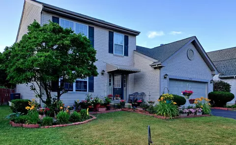 2070 Foxtail Dr, Aurora, IL 60504