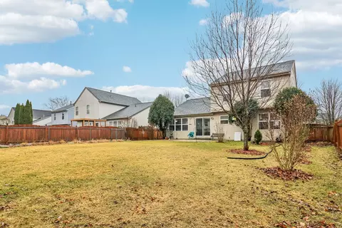 Exterior - 2070 Foxtail Dr, Aurora, IL 60504 photo 2 of 7