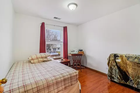 Bedroom - 2070 Foxtail Dr, Aurora, IL 60504 photo 5 of 6