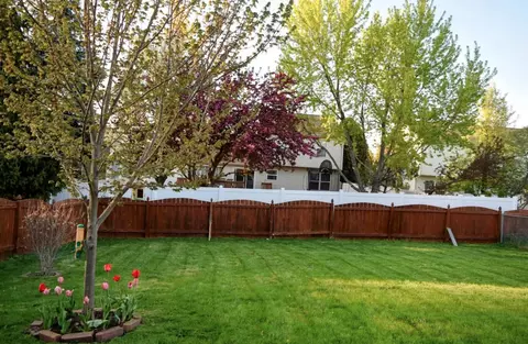 Exterior - 2070 Foxtail Dr, Aurora, IL 60504 photo 7 of 7