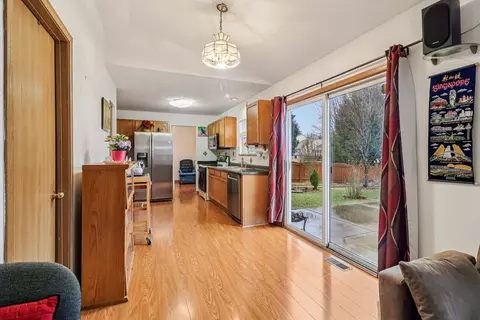 Kitchen - 2070 Foxtail Dr, Aurora, IL 60504 photo 3 of 6