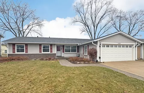 620 Chelmsford Ln, Elk Grove Village, IL 60007