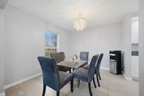 Dining - 259 Millers Xing, Itasca, IL 60143 photo 1 of 2