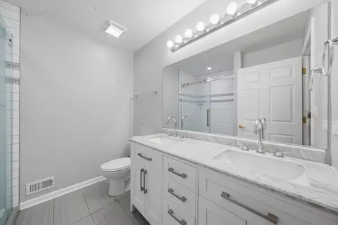 Bath - 259 Millers Xing, Itasca, IL 60143 photo 2 of 2