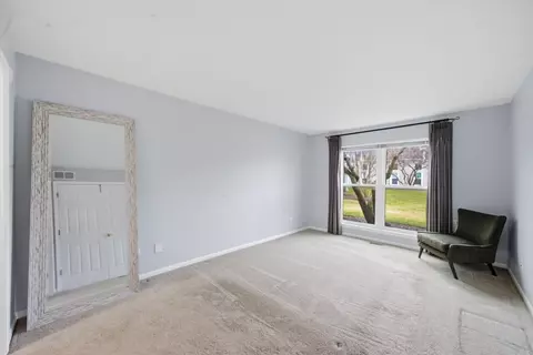 Bedroom - 259 Millers Xing, Itasca, IL 60143 photo 2 of 2