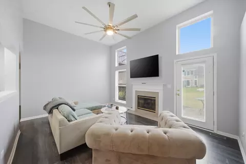 Living - 259 Millers Xing, Itasca, IL 60143 photo 1 of 1
