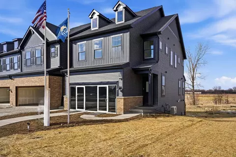 929 Preserve Ct #02005, Aurora, IL 60502