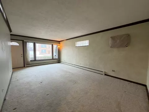 Living - 4617 Joliet Ave, Lyons, IL 60534 photo 1 of 5