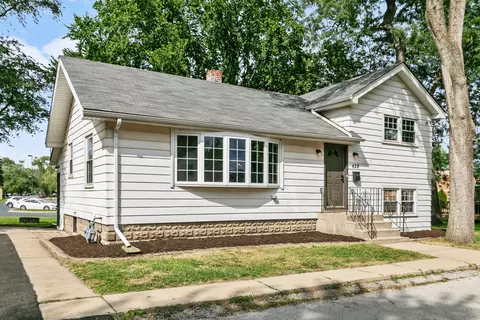 428 E 156th Pl, South Holland, IL 60473
