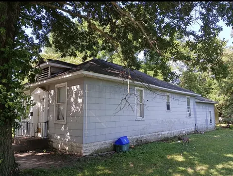 408 S James St, Carbondale, IL 62901