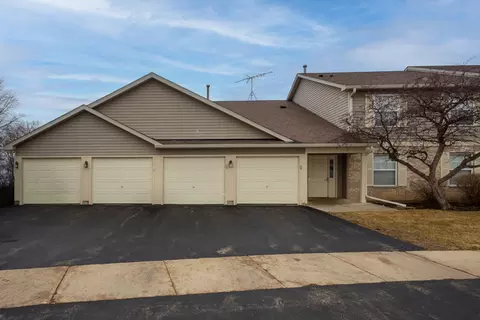 1147 N Red Oak Cir #1, Round Lake Beach, IL 60073