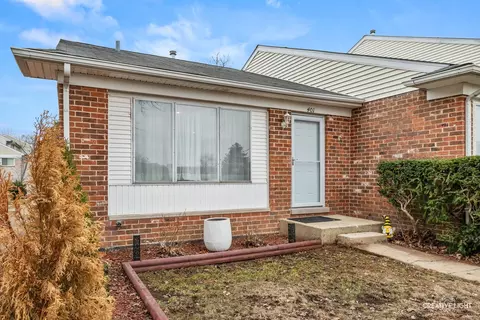 401 Salem Sq, Bolingbrook, IL 60440
