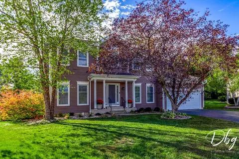 105 Wildflower Ln, Round Lake Beach, IL 60073