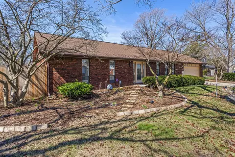 2317 Brookshire Dr E, Champaign, IL 61821 photo 3