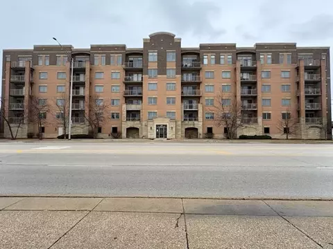 77 N Wolf Rd #210, Northlake, IL 60164