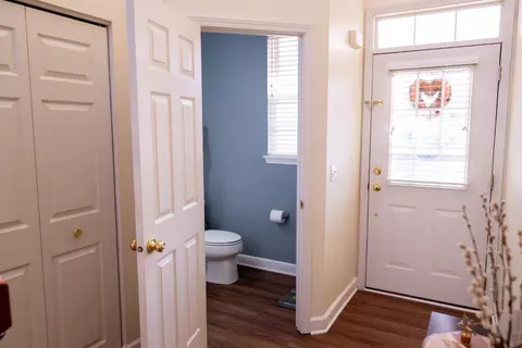 Entry Way - 2406 Sunshine Ln, Aurora, IL 60503 photo 6 of 8