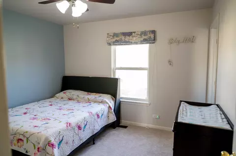 Bedroom - 2406 Sunshine Ln, Aurora, IL 60503 photo 7 of 9