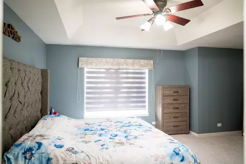 Bedroom - 2406 Sunshine Ln, Aurora, IL 60503 photo 4 of 9