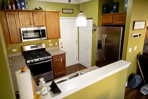 Kitchen - 2406 Sunshine Ln, Aurora, IL 60503 photo 2 of 2