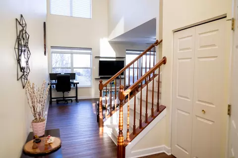 Entry Way - 2406 Sunshine Ln, Aurora, IL 60503 photo 2 of 8