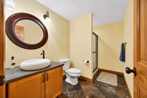 Bath - 2968 Wolf Creek Ln, Normal, IL 61761 photo 5 of 5