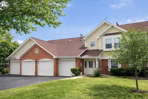 1560 Thornfield Ln #3, Roselle, IL 60172