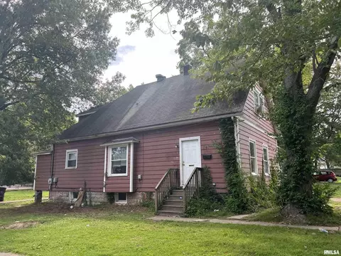 701 W College St, Carbondale, IL 62901