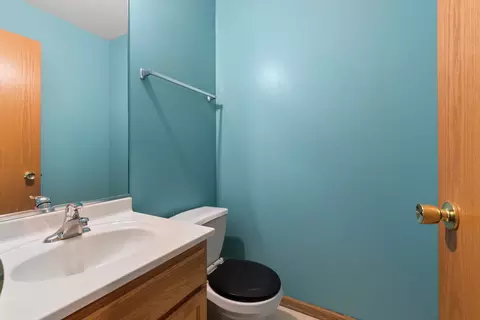 Bath - 1401 Lasser Dr, Plainfield, IL 60586 photo 1 of 2