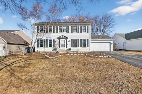 6230 Old Farm Ln, Gurnee, IL 60031