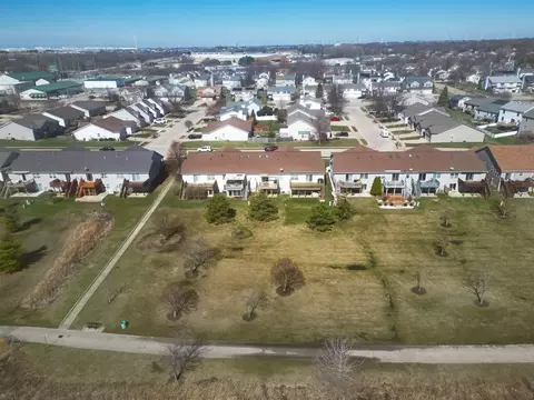 View/Area - 39 Oak Park Rd, Bloomington, IL 61701 photo 3 of 7
