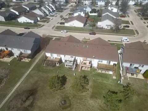 View/Area - 39 Oak Park Rd, Bloomington, IL 61701 photo 2 of 7