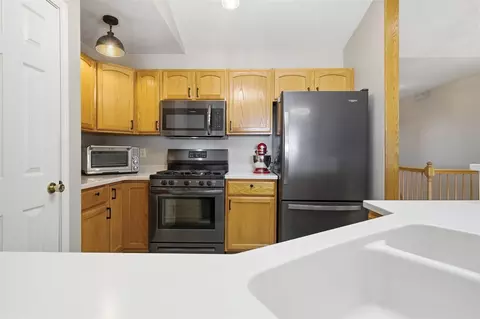 Kitchen - 39 Oak Park Rd, Bloomington, IL 61701 photo 1 of 2