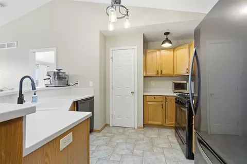 Kitchen - 39 Oak Park Rd, Bloomington, IL 61701 photo 2 of 2