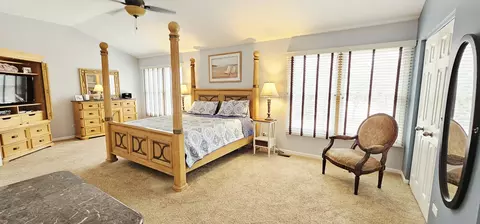 1021 Wakefield Dr, Elgin, IL 60120 photo 14
