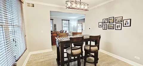 1021 Wakefield Dr, Elgin, IL 60120 photo 5
