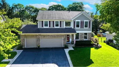 1021 Wakefield Dr, Elgin, IL 60120
