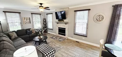 1021 Wakefield Dr, Elgin, IL 60120 photo 10
