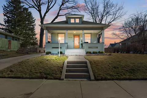 1127 Morton Ave, Elgin, IL 60120