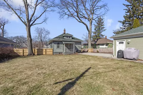 Exterior - 1127 Morton Ave, Elgin, IL 60120 photo 5 of 6