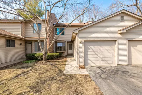 205 E Forest Knoll Dr, Palatine, IL 60074