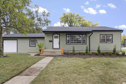 1142 N Webster St, Naperville, IL 60563