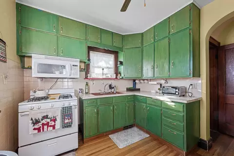 Kitchen - 4202 10th Ave, Moline, IL 61265 photo 1 of 3