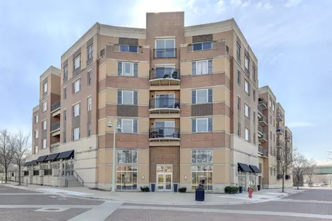 300 Village Cir #503, Willow Springs, IL 60480