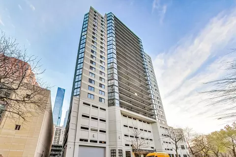 33 W Delaware Pl #21H, Chicago, IL 60610