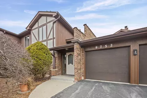9752 Mill Dr E #E2, Palos Park, IL 60464