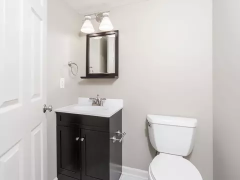 Bath - 320 Basswood Ln, Normal, IL 61761 photo 3 of 3