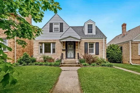 7738 W Rascher Ave, Chicago, IL 60656