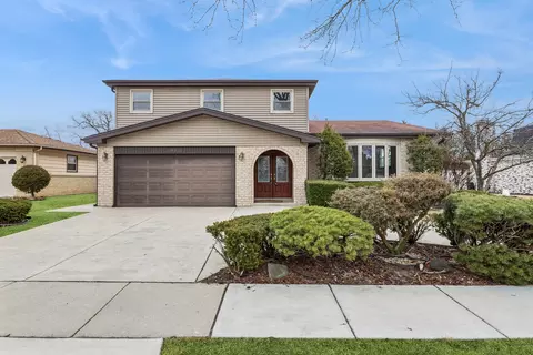 43 Inner Circle Dr, Des Plaines, IL 60016