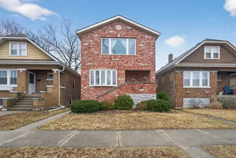 4608 Hawthorne Ave, Lyons, IL 60534